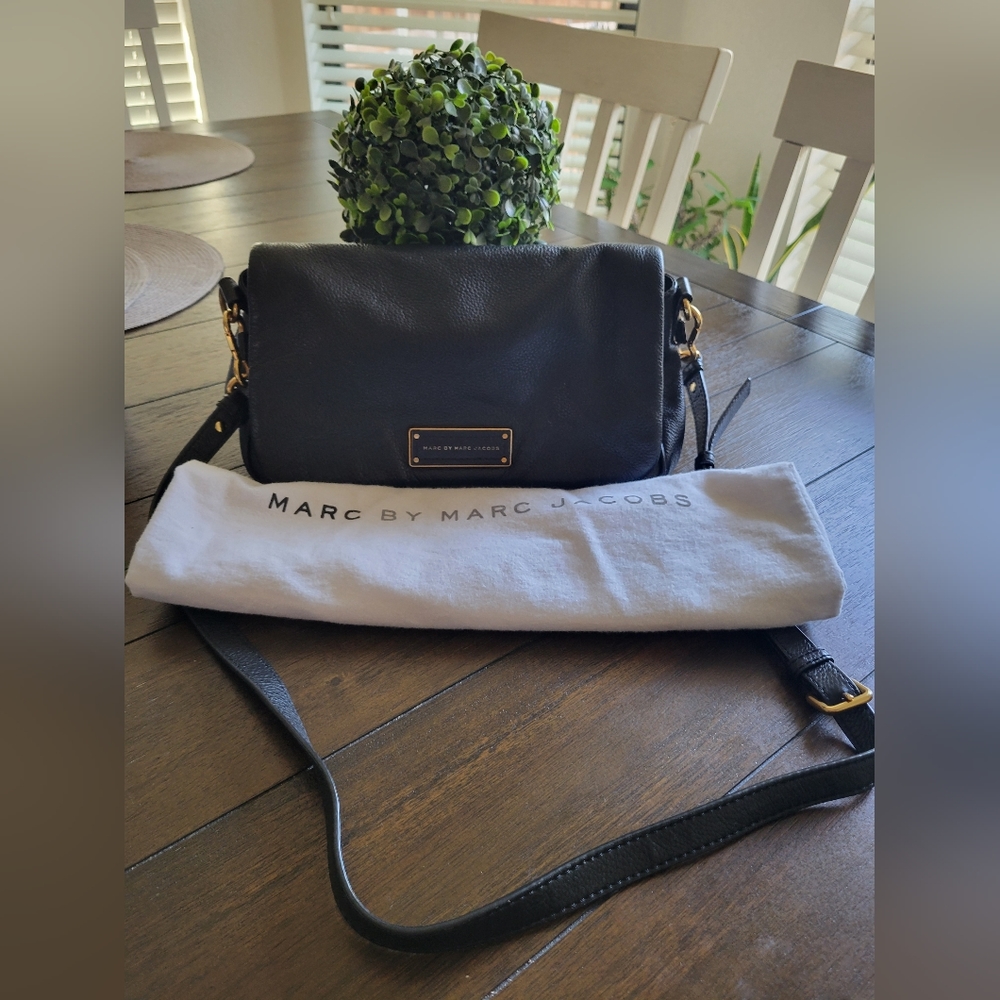 Women's Black Marc by Marc Jacob's bag comes with dust bag